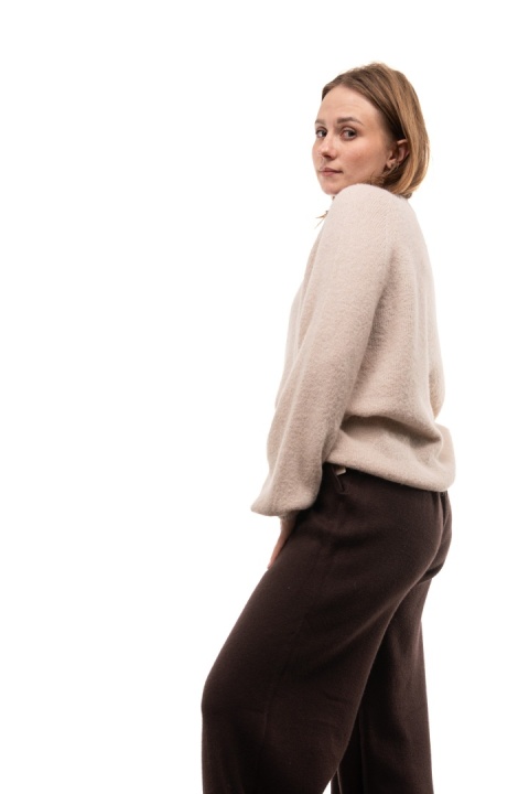 Puszysty sweter z wełną Baby Suri Alpaca Toscana 39 - Beż jasny