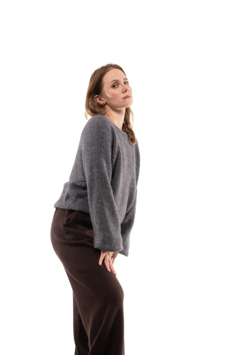Puszysty sweter z wełną Baby Suri Alpaca Toscana 39 - Grafit