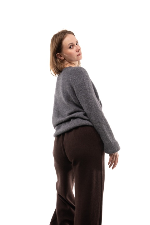 Puszysty sweter z wełną Baby Suri Alpaca Toscana 39 - Grafit