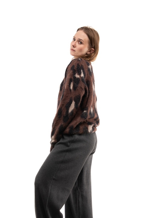 Stylowy sweter damski w panterkę VIC BEE