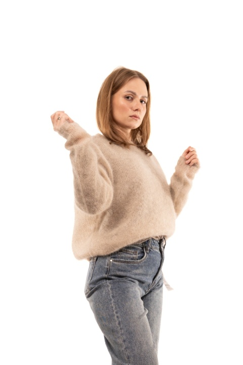 Włoski puszysty sweter 80% Kid Mohair HH24344 Made in Italy -Beż jasny