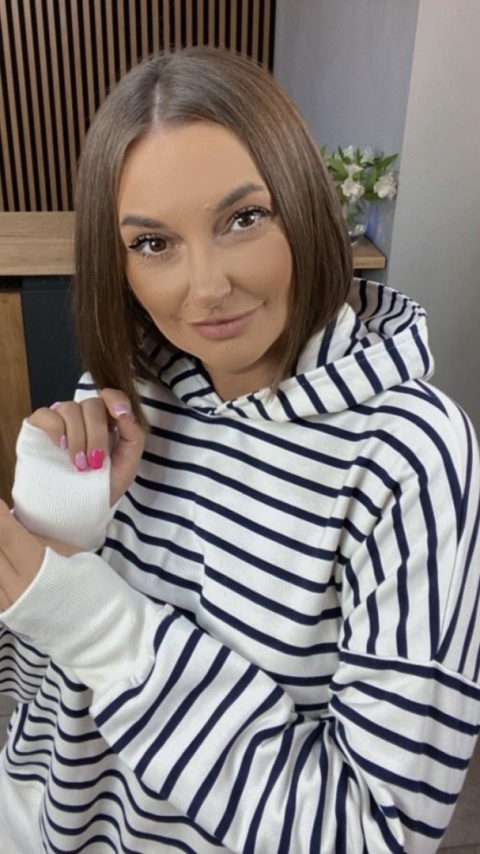 Bluza z kapturem Lenoshka – klasyka w nowoczesnym wydaniu Bluza z kapturem Lenoshka – klasyka w nowoczesnym wydaniu