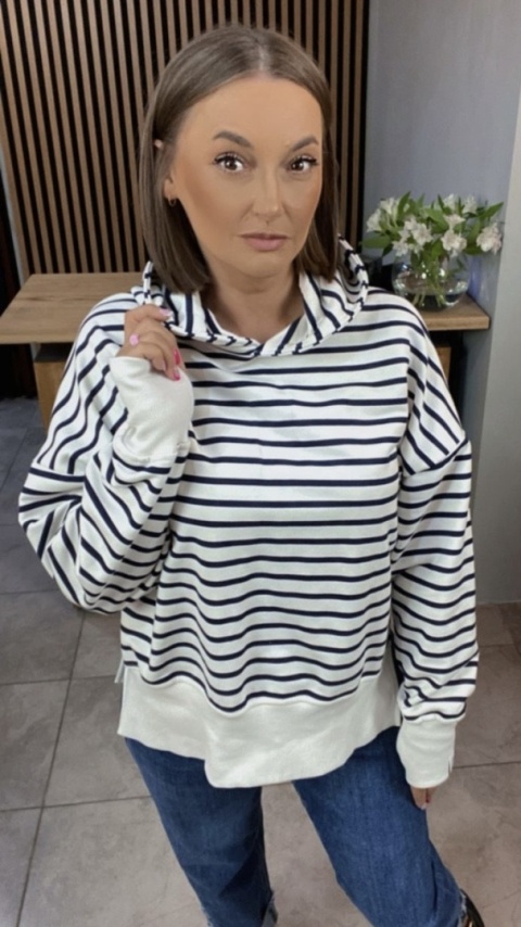 Bluza z kapturem Lenoshka – klasyka w nowoczesnym wydaniu Bluza z kapturem Lenoshka – klasyka w nowoczesnym wydaniu