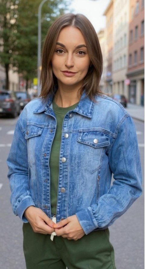 Katana Naiif – Klasyka z Nutą Sportowego Stylu Katana Naiif – Klasyka z Nutą Sportowego Stylu
