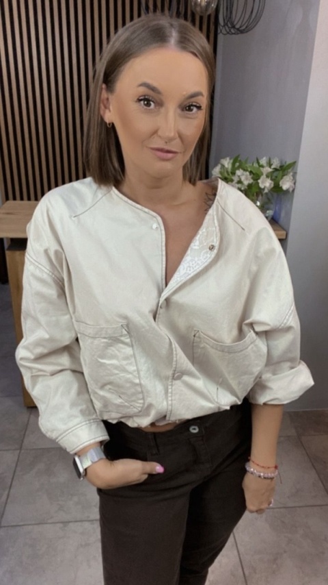 Kurtka YuHang – elegancja w miejskim stylu