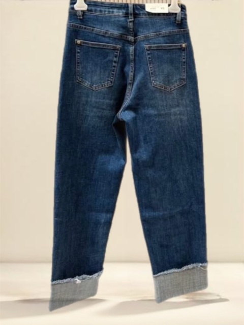 Jeansy Wiya Denim Days Mom fit podwinięte mankiety Jeansy Wiya Denim Days Mom fit podwinięte mankiety