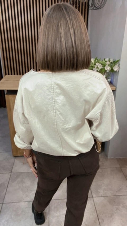 Kurtka YuHang – elegancja w miejskim stylu