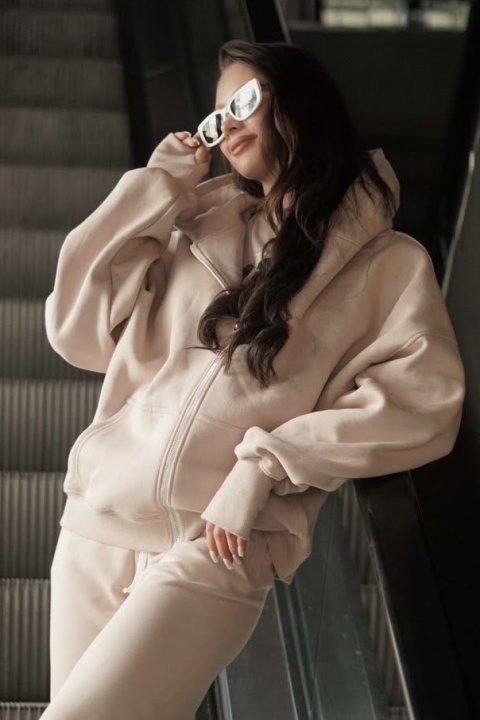 Bluza oversize z kapturem Lux – Lenoshka - Beżowa Bluza oversize z kapturem Lux – Lenoshka - Beżowa