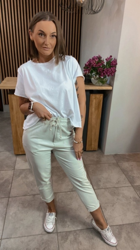 Spodnie dresowe z patką Wiya – Beige