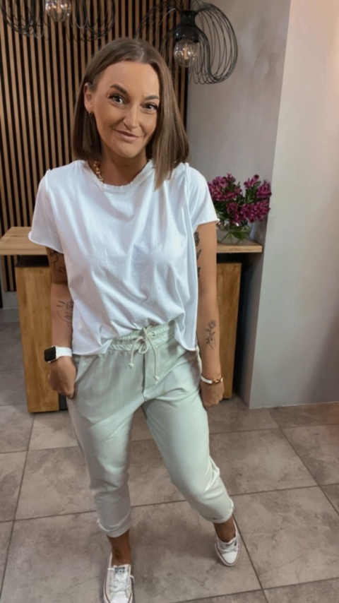 Spodnie dresowe z patką Wiya – Beige