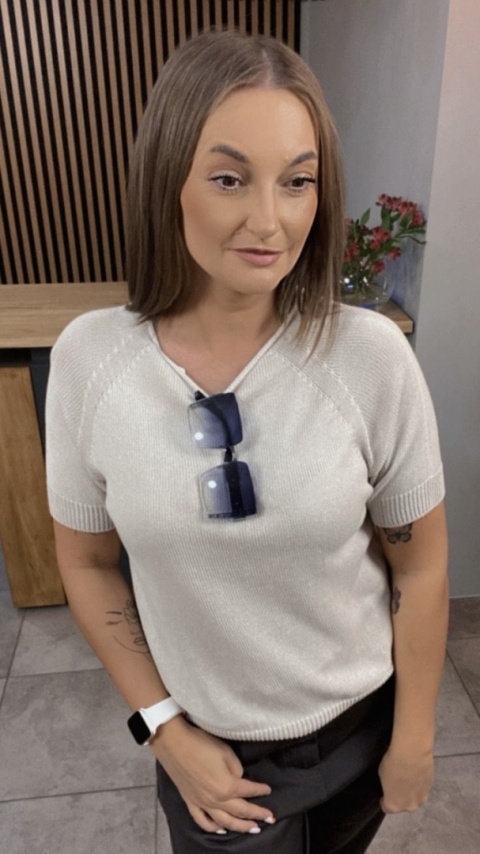 Sweter z krótkim rękawem – Beżowy Sweter z krótkim rękawem – Beżowy