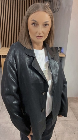 Marynarka z eko skóry OU MAI – czarna, oversize