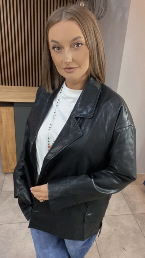 Marynarka z eko skóry OU MAI – czarna, oversize
