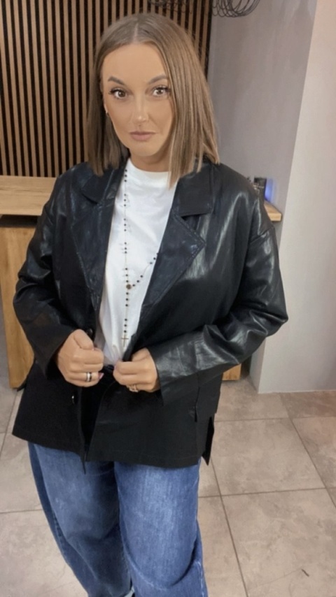 Marynarka z eko skóry OU MAI – czarna, oversize