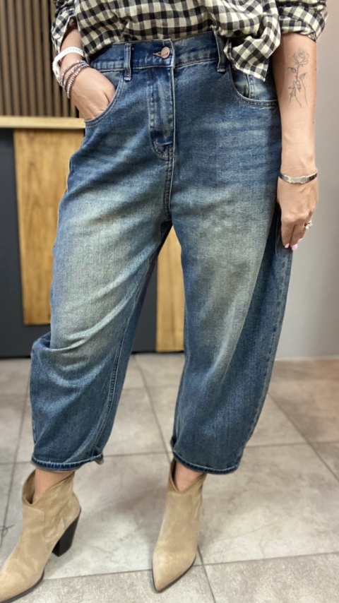 Jeansy Simple Plain – Denim z kontrastowym podwinięciem