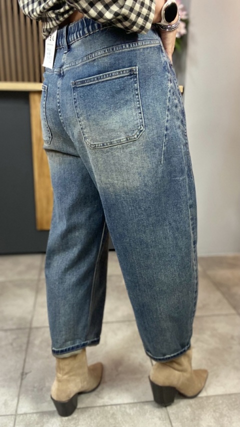 Jeansy Simple Plain – Denim z kontrastowym podwinięciem