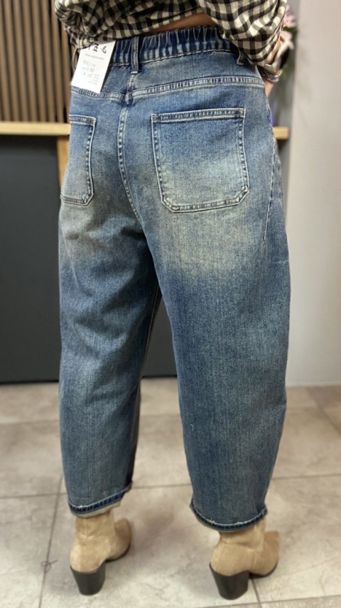 Jeansy Simple Plain – Denim z kontrastowym podwinięciem