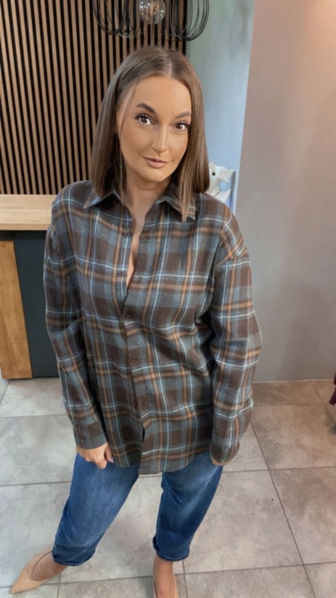Koszula w kratę oversize – brązowo-niebieska
