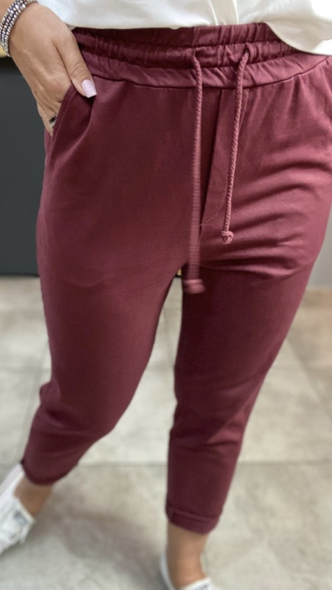 Spodnie dresowe z patką Wiya - Bordo