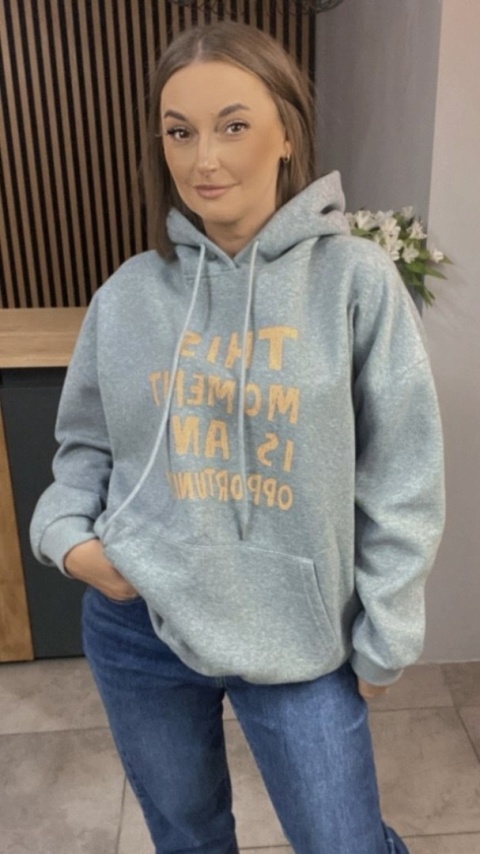 Bluza oversize z kapturem – „This Moment is an Opportunity” - Szary Melanż