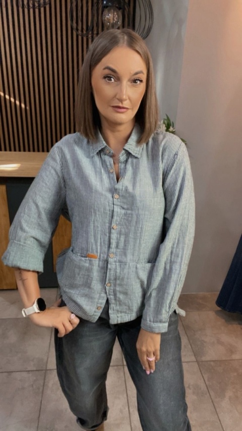 Koszula w paski – styl casual